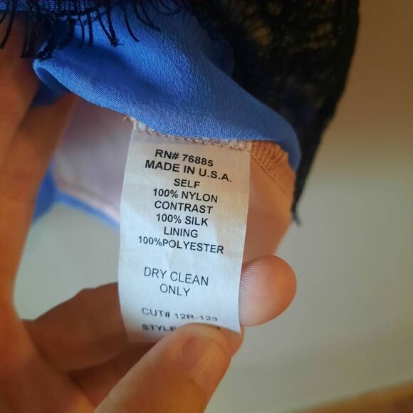 Red Haute Silk Sleeveless Blouse With Lace Overlay - Picture 4 of 6